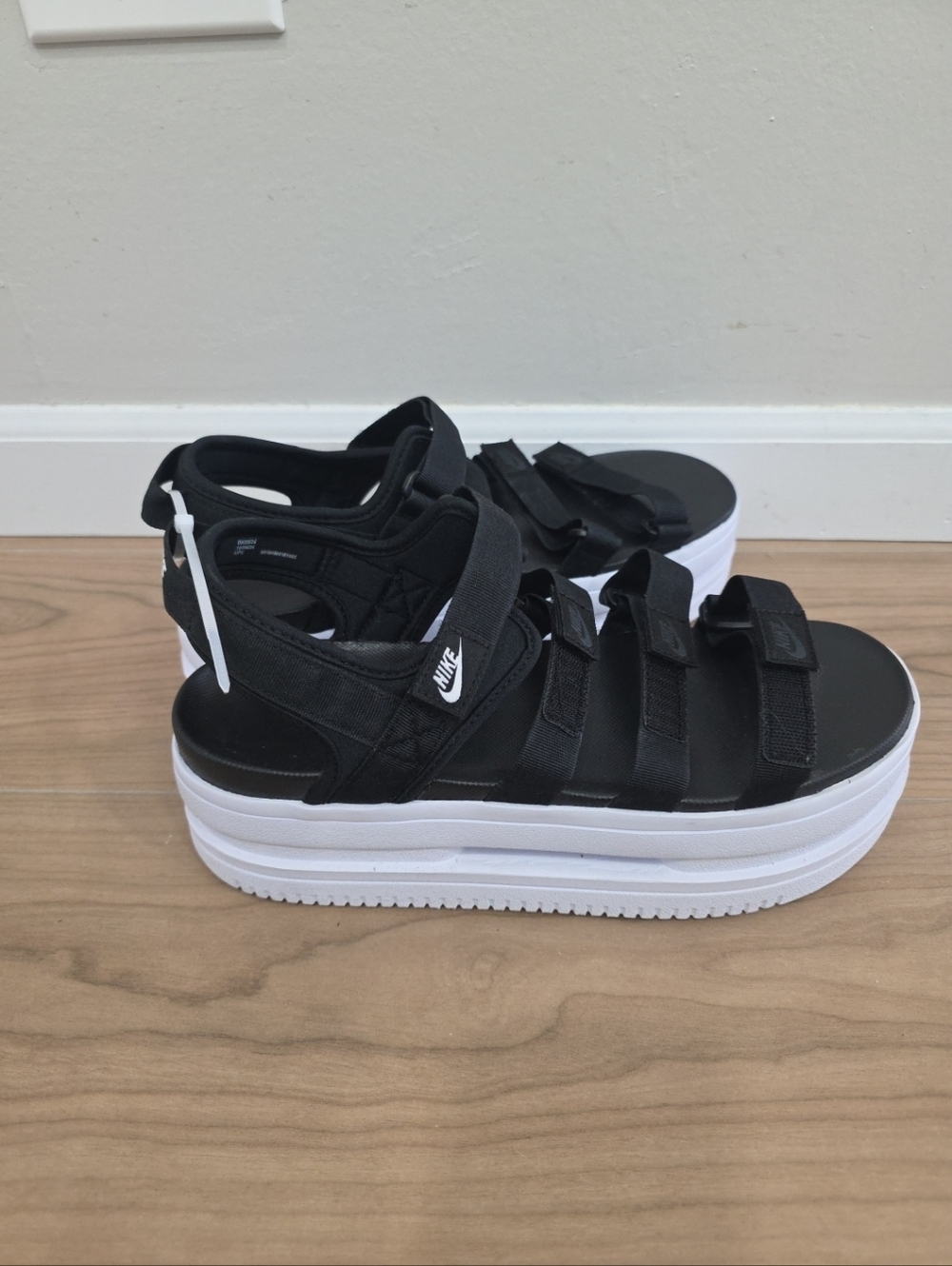 Womens Nike ICON CLASSIC Black DH0224-001 Platform Sandals. Size 12 - Picture 2 of 7